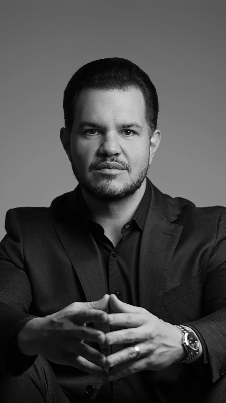 Dr. Fernando Alves